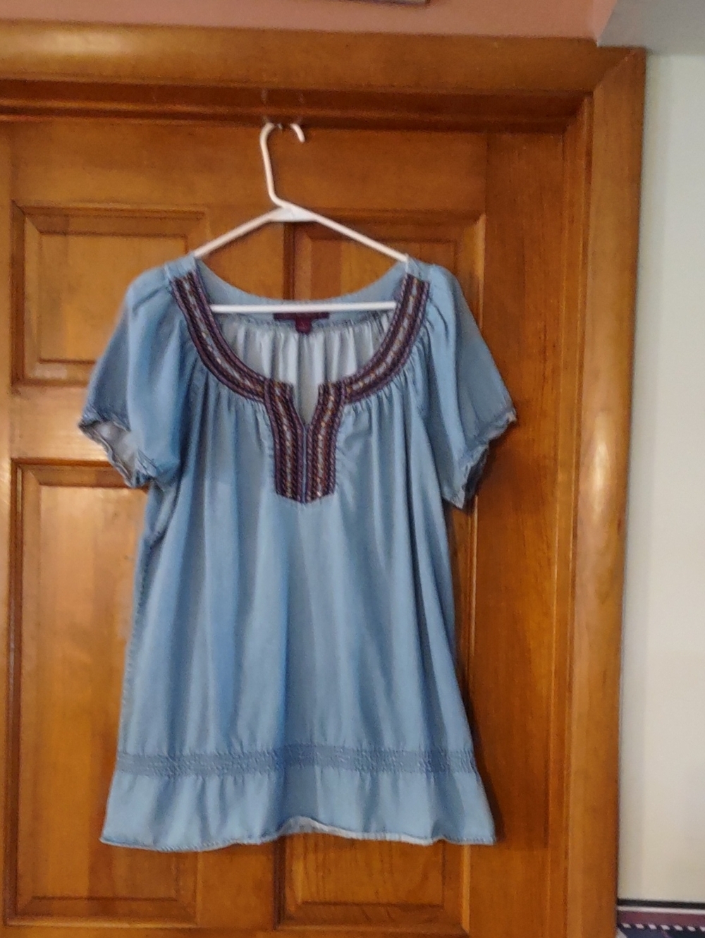Gloria Vanebilt Light Blue Embroidered Peasant Top - Women